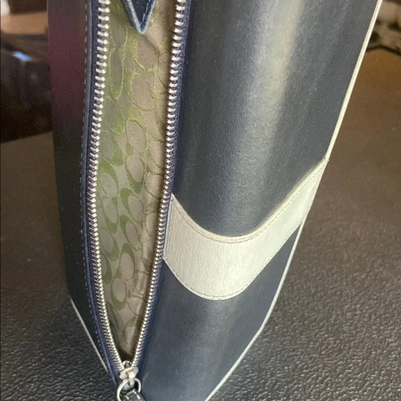 Coach Black and Cream Wallet - Picture 5 of 8